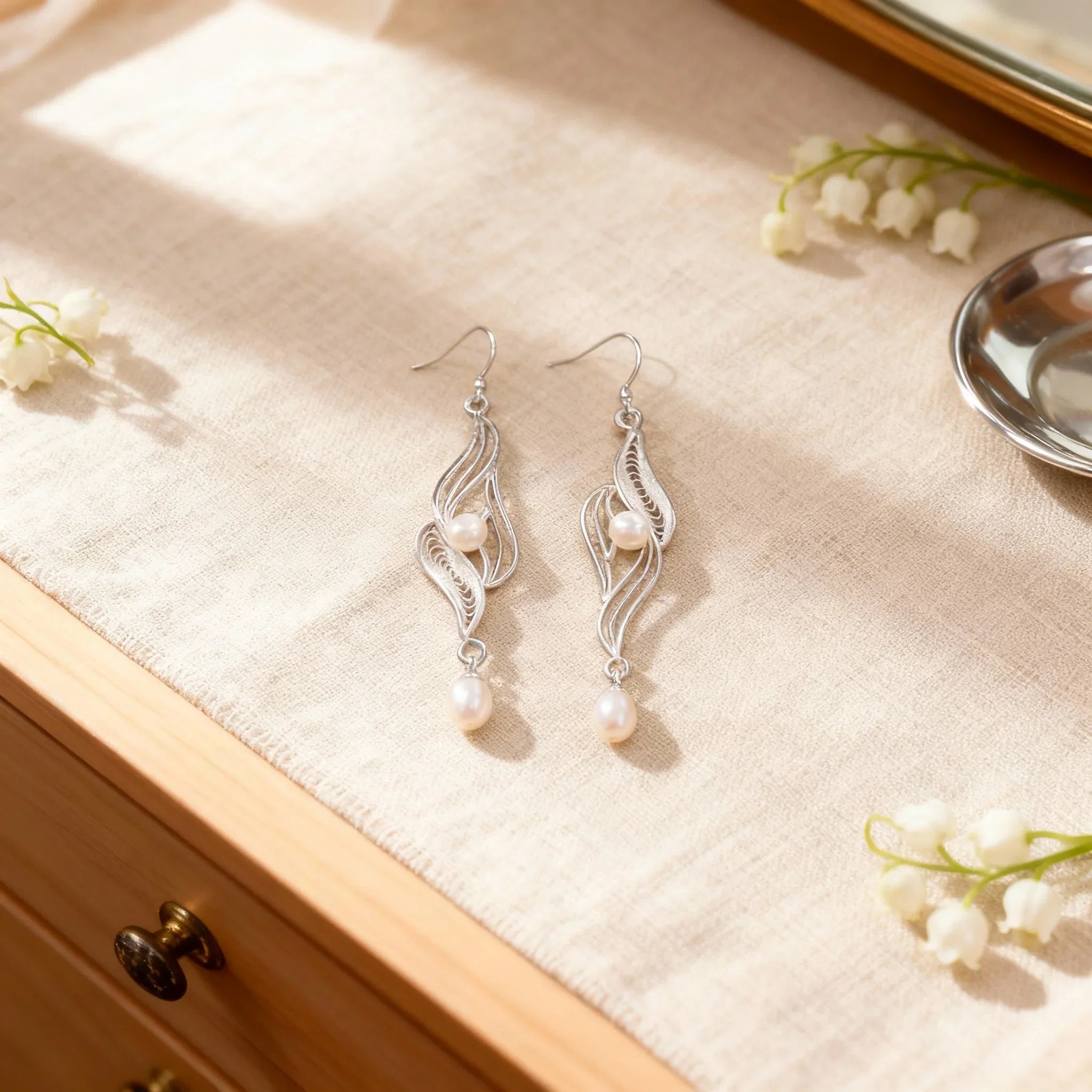 Chinese Intangible Heritage Silver Filigree Earrings with Freshwater Pearls - YHS-ICH